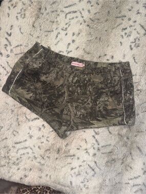 cozy casual y2k style camo Shorts